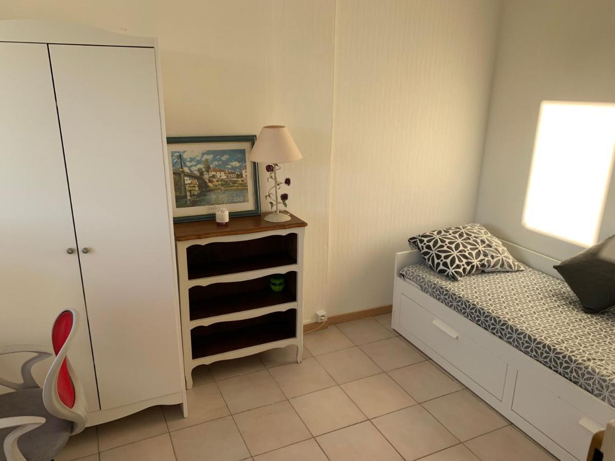 Chambre Tout Confort Saphir 1 A 3 P Dans Belle Maison Vaulx-en-Velin Dış mekan fotoğraf